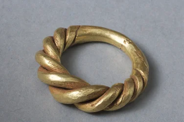 Ring (Gold)